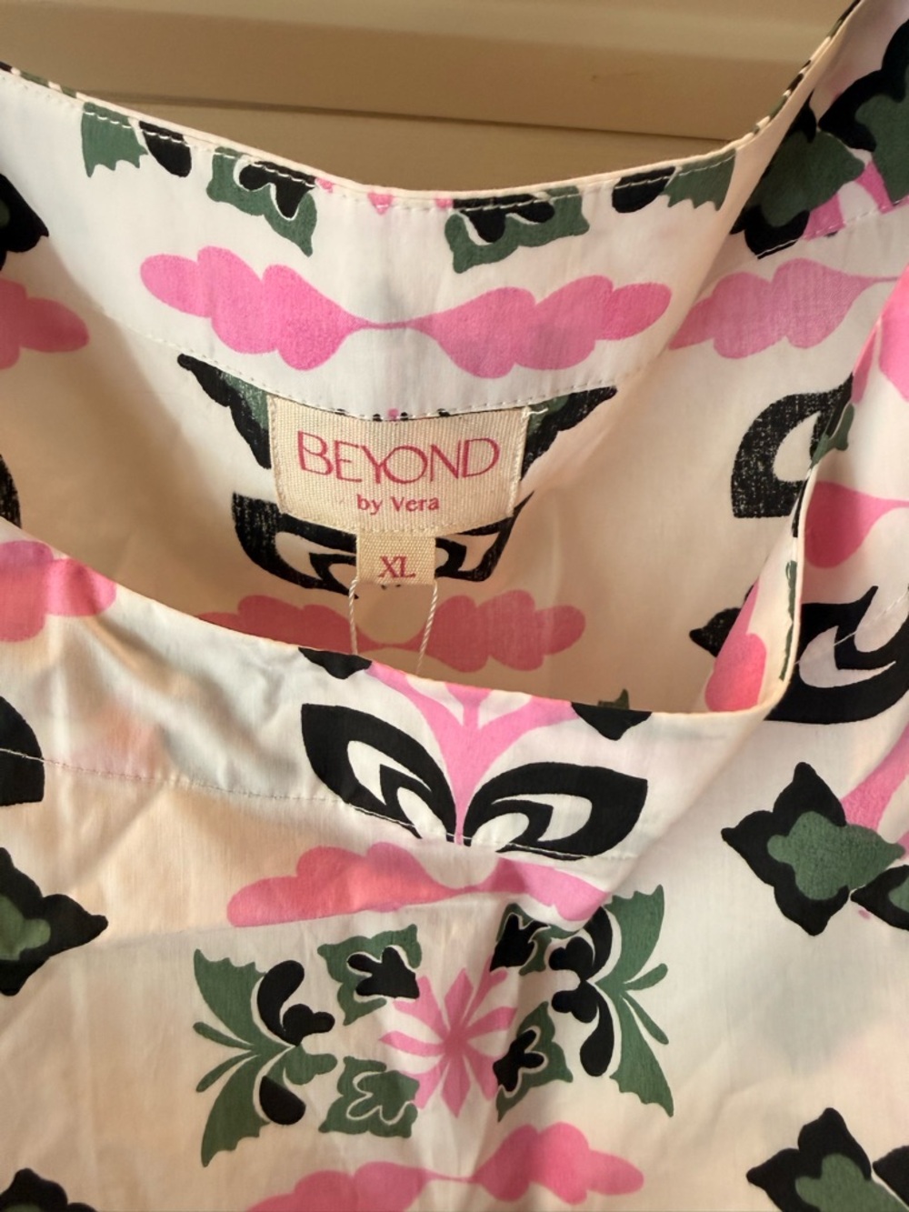 BEYOND by Vera Printed Crop Top | Pink & Green | NWT | XL - Picture 4 of 6